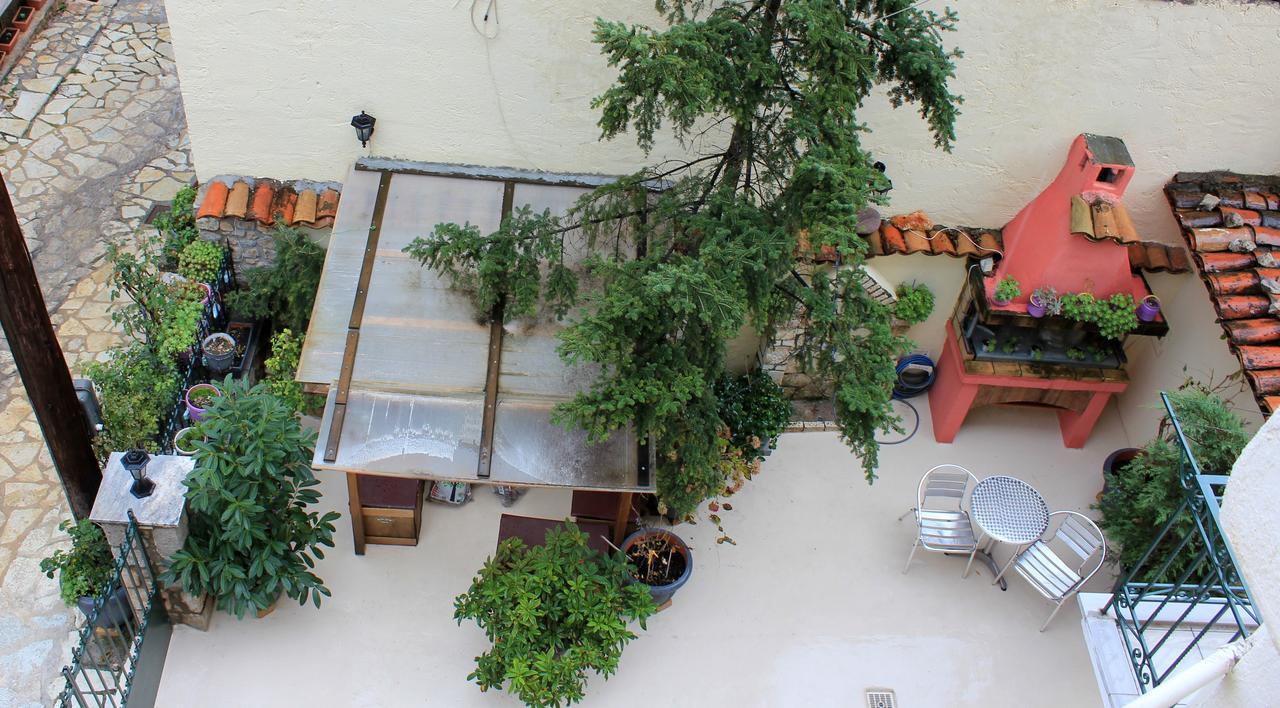 Patriko Appartement Arachova Buitenkant foto